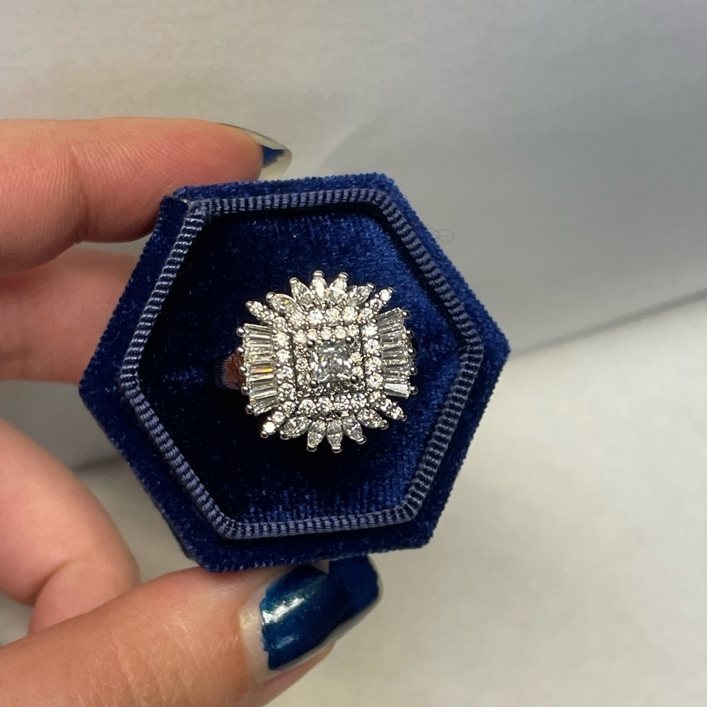 Silver Cluster Statement Ring - Picture 4 of 17